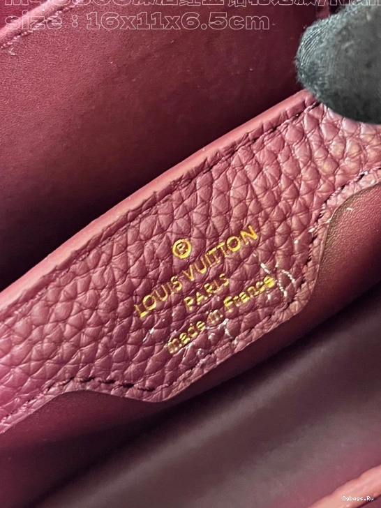 VUITTON LOUIS CAPUCINES nano-16*11*6.5CM 0511